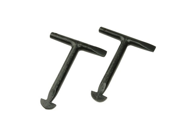 0039/033041 Manhole cover lifting keys