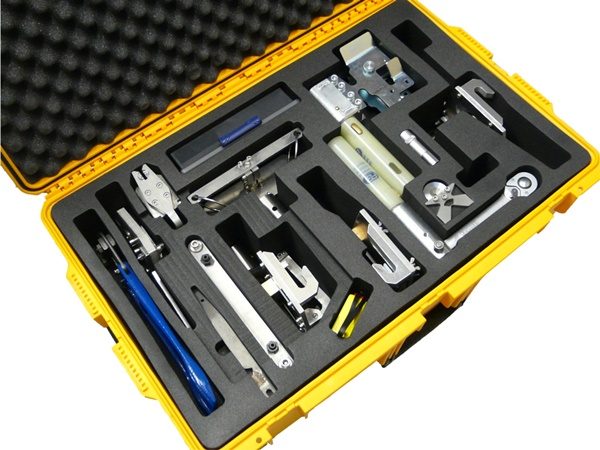 0039/127053 Combined live line and bolted dropper removal and installation kit